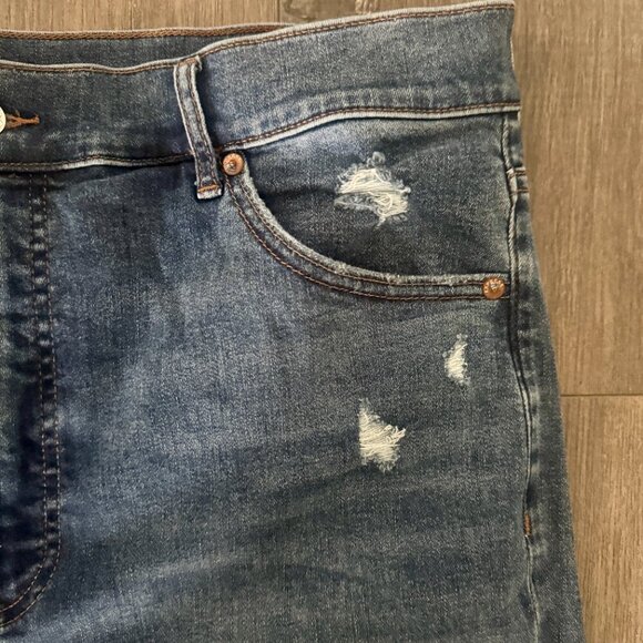 Express Super High Rise Skinny Jeans | Size 16R | Distressed Hem & Knees - Picture 6 of 9